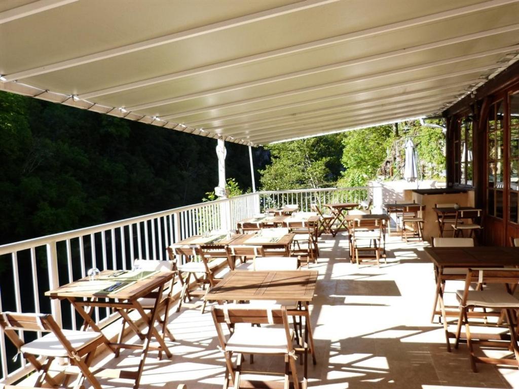 Hotel Restaurant Des Grottes Du Pech Merle Cabrerets Exteriér fotografie